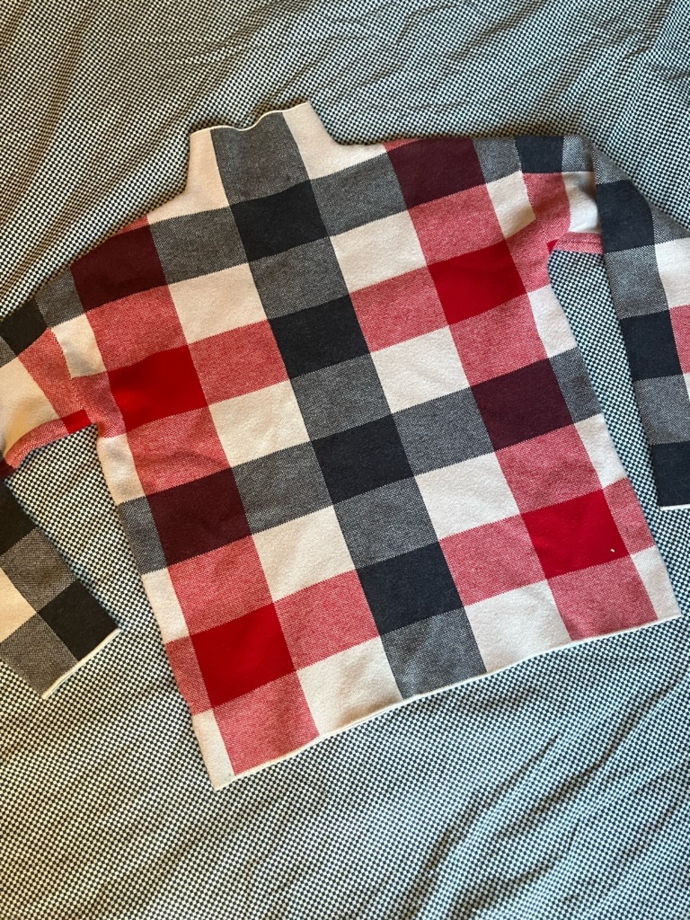 Tahari Red & Grey Oversized Buffalo Plaid MockNeck Sweater Pullover Small/Medium